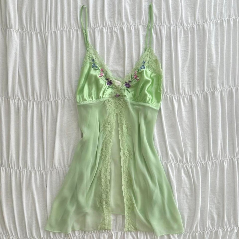 PLUS SIZE XL SECRET TREASURES Light Green Spring Fairy Floral Embroidered Cami